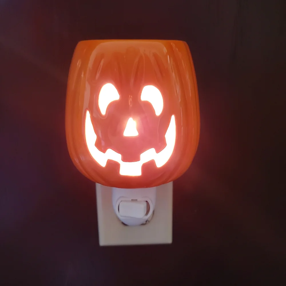 Cut it Out Scentsy Plugin Mini Warmer Pumpkin